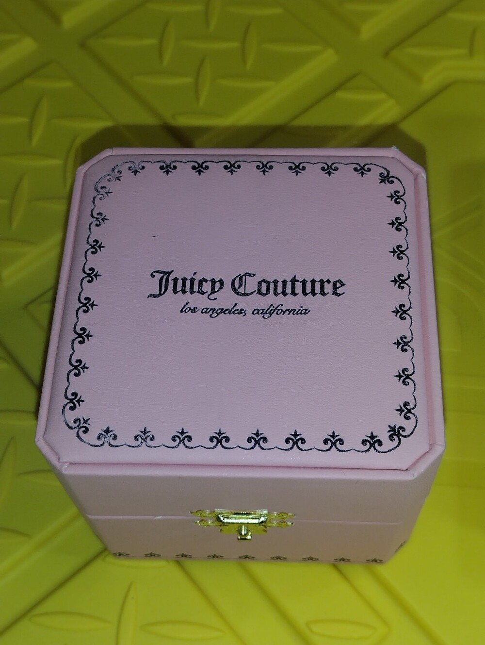 JUICY COUTURE WATCH RHINESTONES JUICY COUTURE HOT PINK WATCH NEW.. - Picture 7 of 8